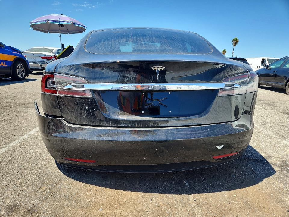 Фото 6 с аукциона – 2017 TESLA MODEL S с VIN 5YJSA1E22HF180570