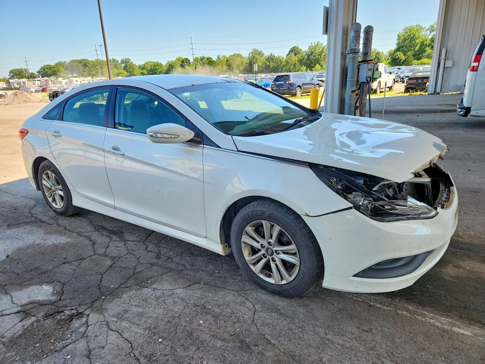 Photo 4 from auction – 2014 HYUNDAI SONATA with VIN 5NPEB4AC0EH903937