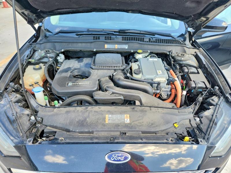 Photo 11 from auction – 2017 FORD FUSION with VIN 3FA6P0LU2HR230130