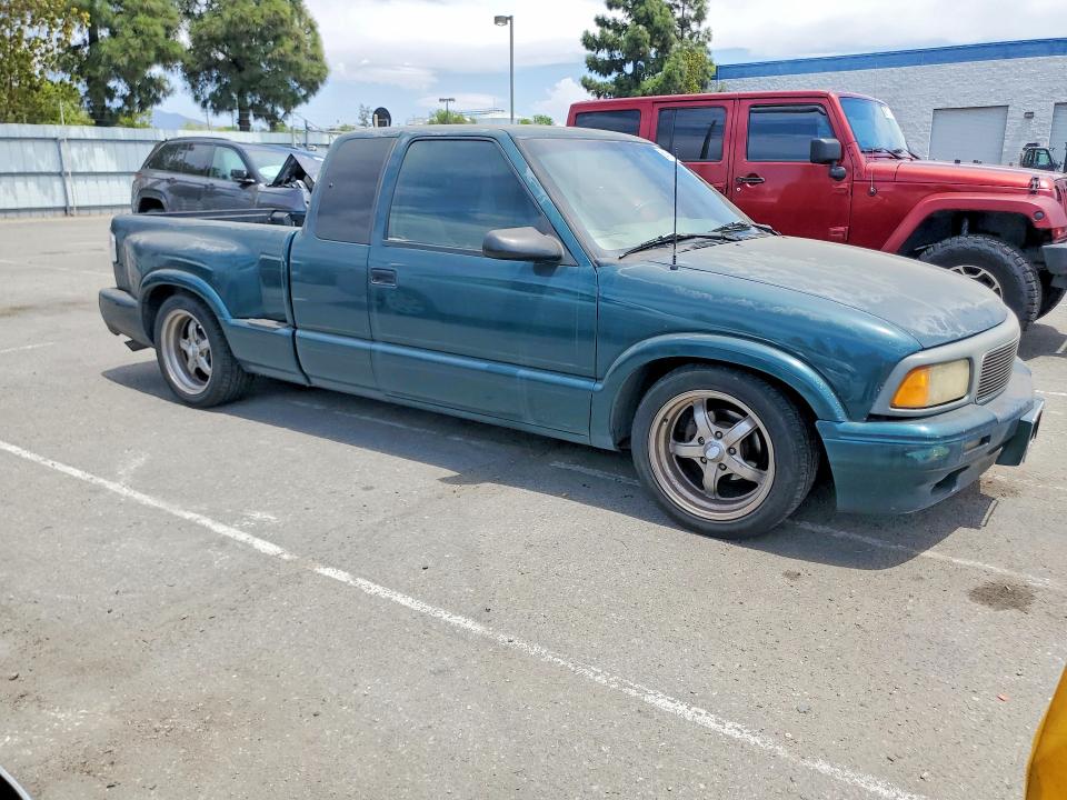 Photo 4 from auction – 1997 GMC SONOMA with VIN 1GTCS19X2V8520738
