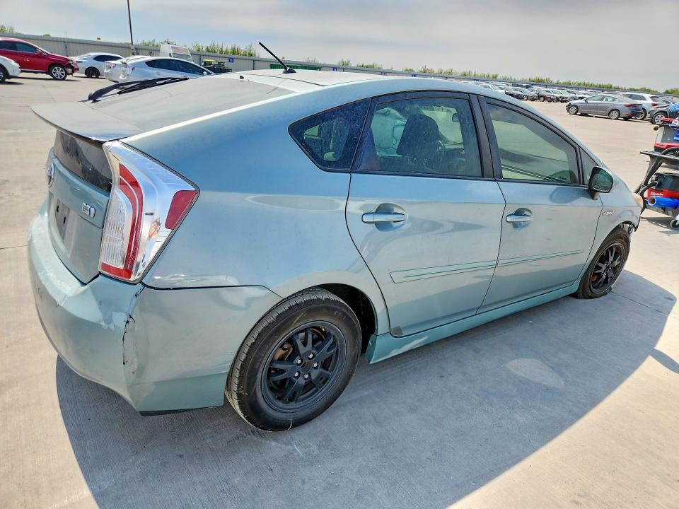 Photo 3 from auction – 2015 TOYOTA PRIUS with VIN JTDKN3DU5F1919455