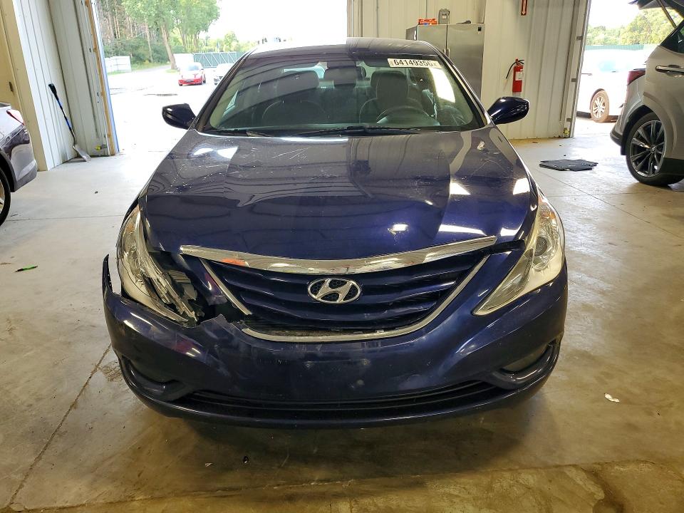 Photo 5 from auction – 2012 HYUNDAI SONATA with VIN 5NPEB4AC8CH365470