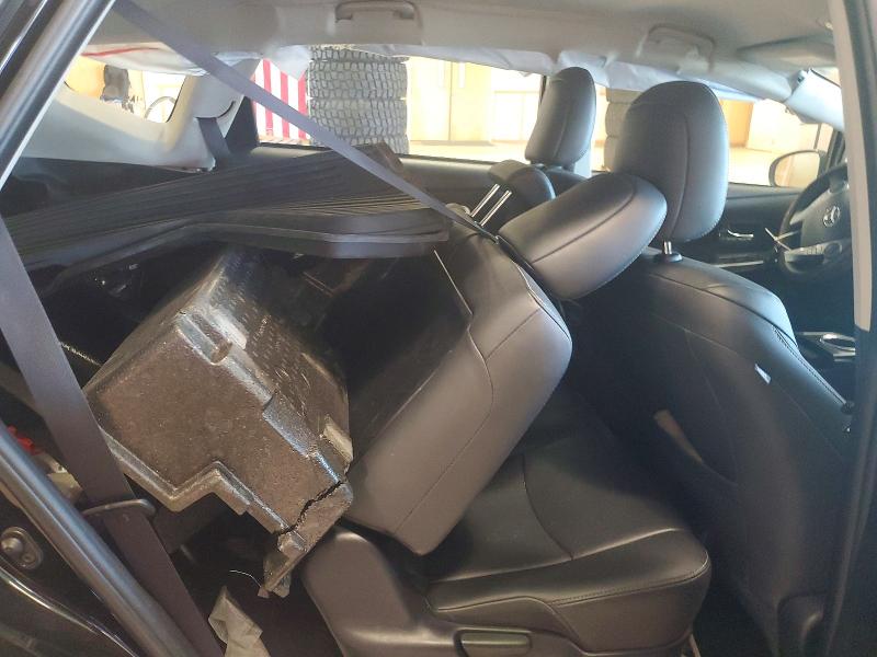 Photo 10 from auction – 2017 TOYOTA PRIUS V with VIN JTDZN3EUXHJ062162