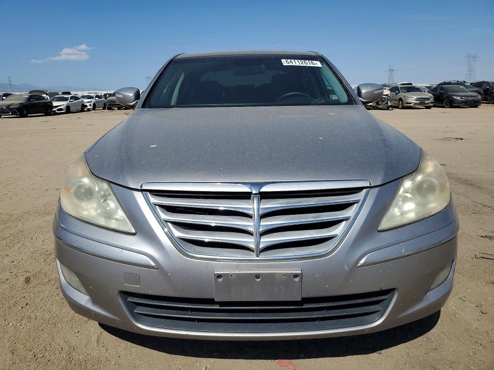 Photo 5 from auction – 2010 HYUNDAI GENESIS with VIN KMHGC4DE3AU106077