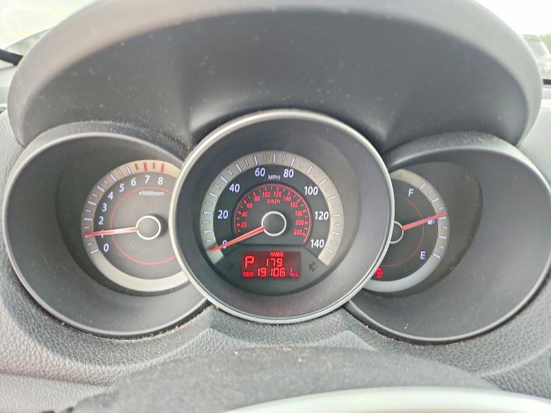Photo 9 from auction – 2011 KIA FORTE KOUP with VIN KNAFU6A2XB5403553