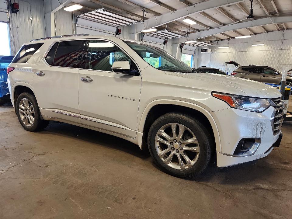 Photo 4 from auction – 2018 CHEVROLET TRAVERSE with VIN 1GNEVKKW4JJ229840