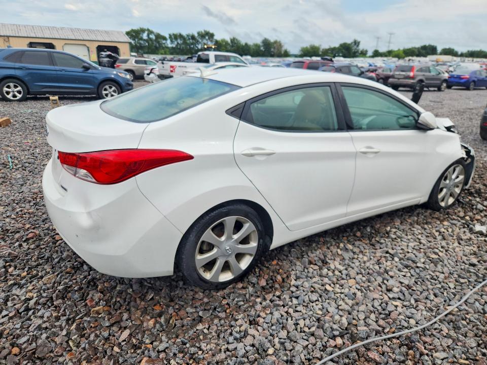 Photo 3 from auction – 2013 HYUNDAI ELANTRA with VIN 5NPDH4AE2DH259500