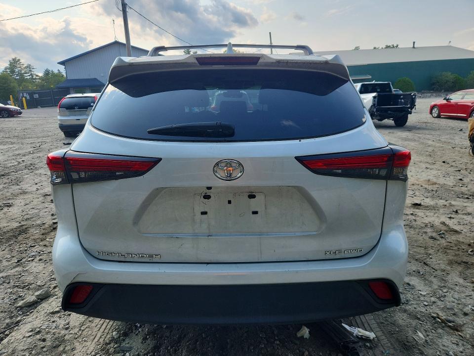 Photo 6 from auction – 2022 TOYOTA HIGHLANDER with VIN 5TDHZRBH3NS216459