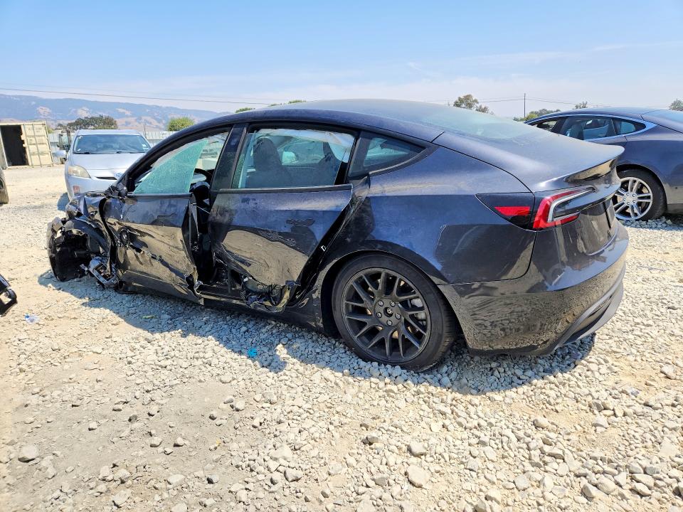 Снимка 2 от търг – 2025 TESLA MODEL 3 с VIN 5YJ3E1EA6SF991604