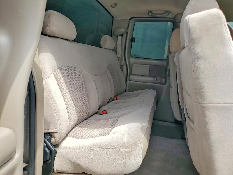 Photo 10 from auction – 2001 CHEVROLET SILVERADO with VIN 2GCEC19V611154011