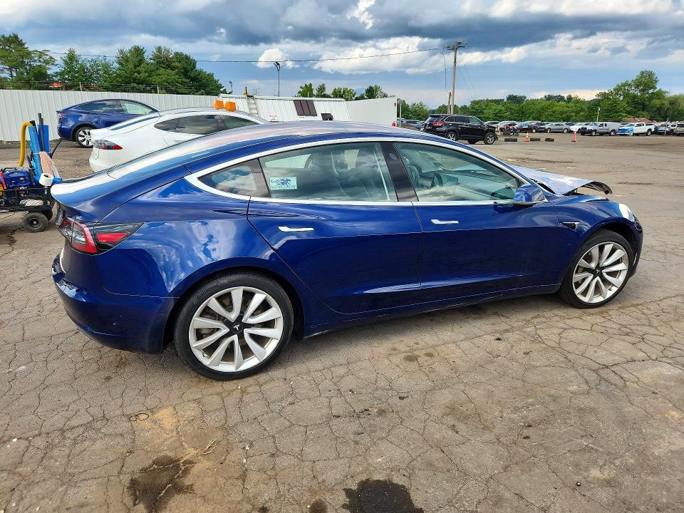 Photo 3 from auction – 2018 TESLA MODEL 3 with VIN 5YJ3E1EA8JF032168