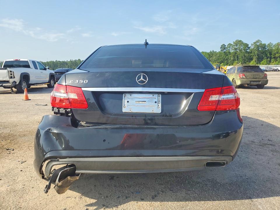 Photo 6 from auction – 2010 MERCEDES-BENZ E with VIN WDDHF5GB8AA044366