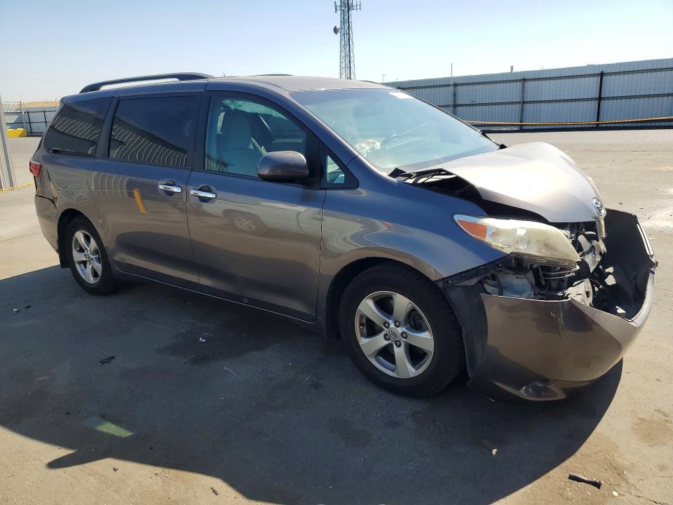 Photo 4 from auction – 2016 TOYOTA SIENNA with VIN 5TDKK3DC7GS752486