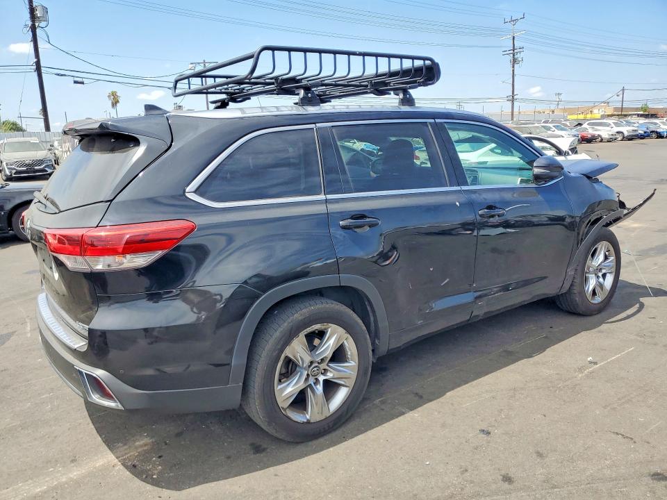 Photo 3 from auction – 2017 TOYOTA HIGHLANDER with VIN 5TDYZRFH7HS227723