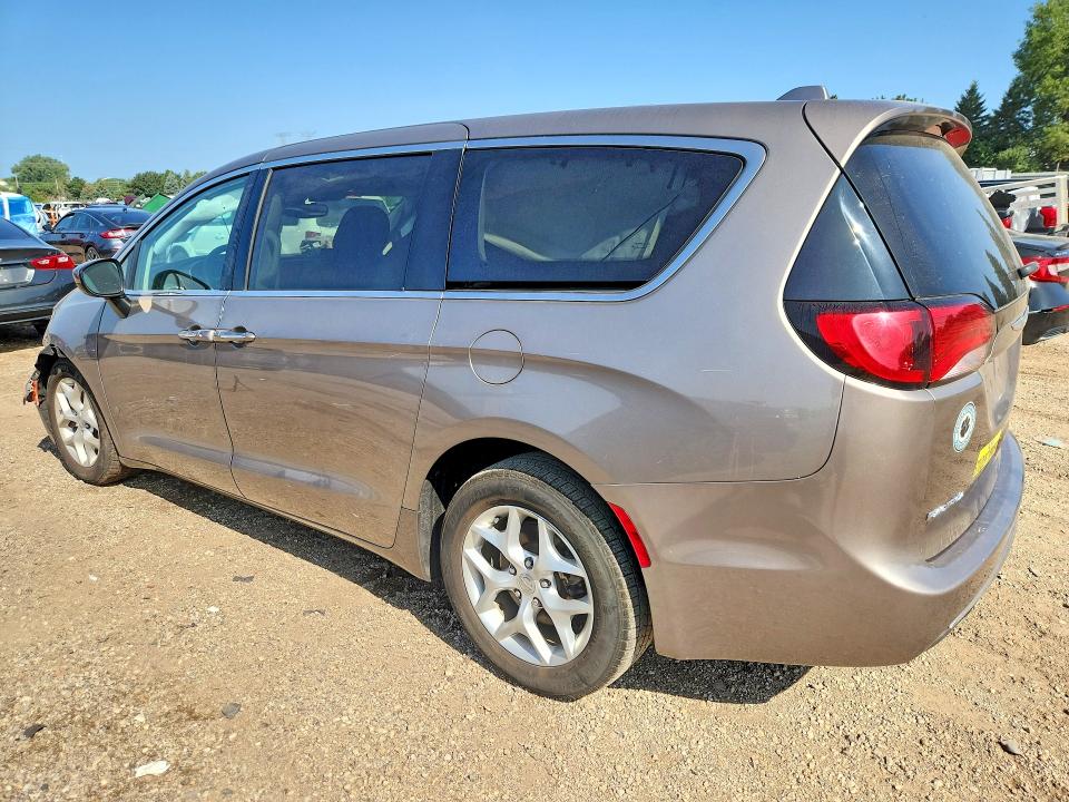 Photo 2 from auction – 2017 CHRYSLER PACIFICA with VIN 2C4RC1BG9HR795873