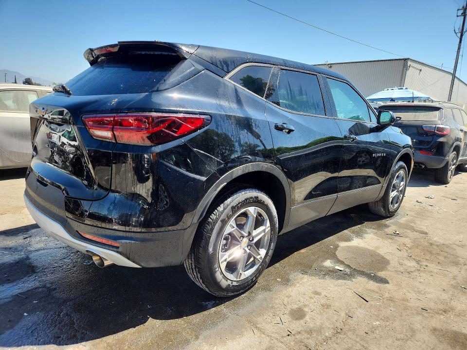 Photo 3 from auction – 2026 CHEVROLET BLAZER with VIN 3GNKBCR48TS151084