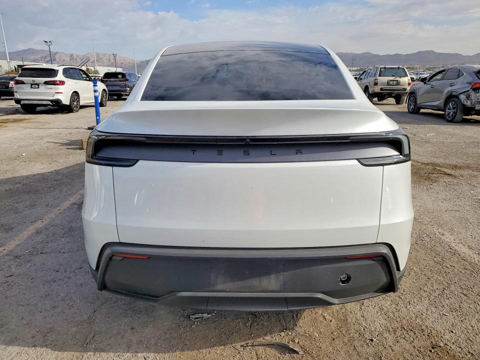 Снимка 6 от търг – 2026 TESLA MODEL Y с VIN 7SAYGDED8TF404996
