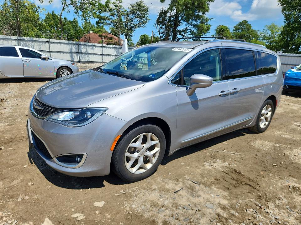 CHRYSLER PACIFICA 2018 with VIN 2C4RC1BG1JR291713 - Photo from auction