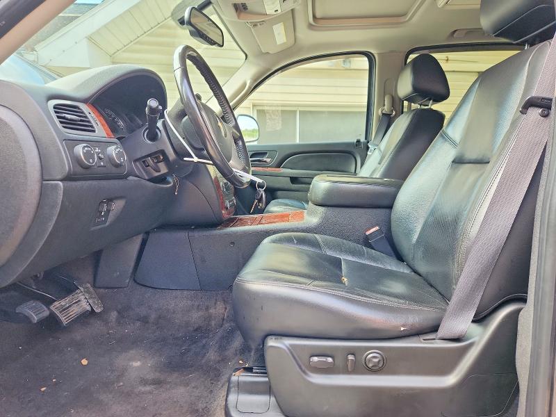 Photo 7 from auction – 2011 CHEVROLET SUBURBAN with VIN 1GNSKKE38BR110088