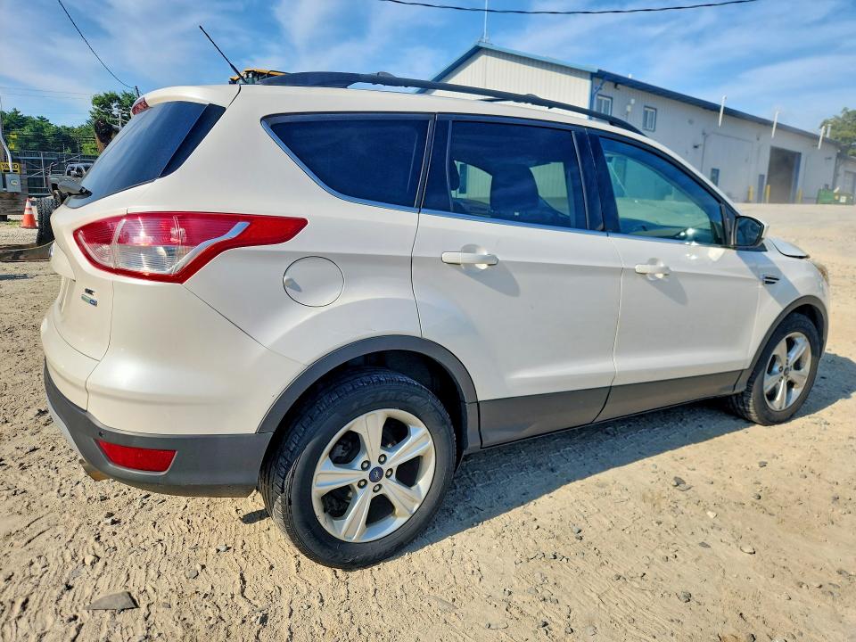 Photo 3 from auction – 2014 FORD ESCAPE with VIN 1FMCU9G93EUC40892