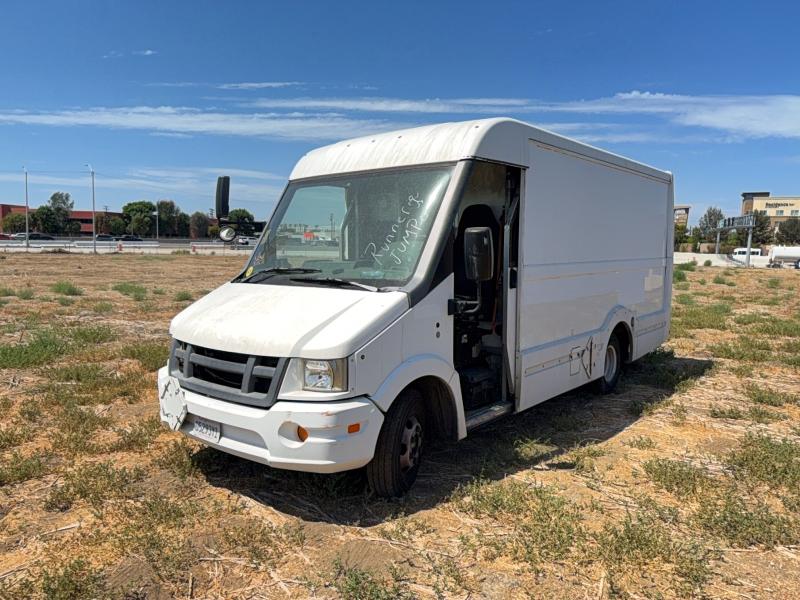 Photo 2 from auction – 2015 ISUZU NPR with VIN JALB4T179F7W00248