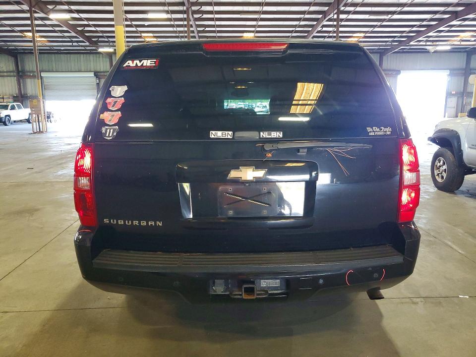 Photo 6 from auction – 2007 CHEVROLET SUBURBAN with VIN 3GNGK26K97G130353