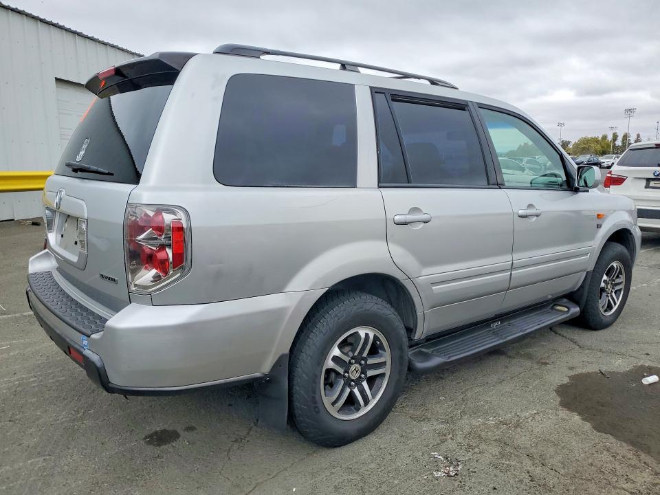 Photo 3 from auction – 2006 HONDA PILOT with VIN 2HKYF18546H545394