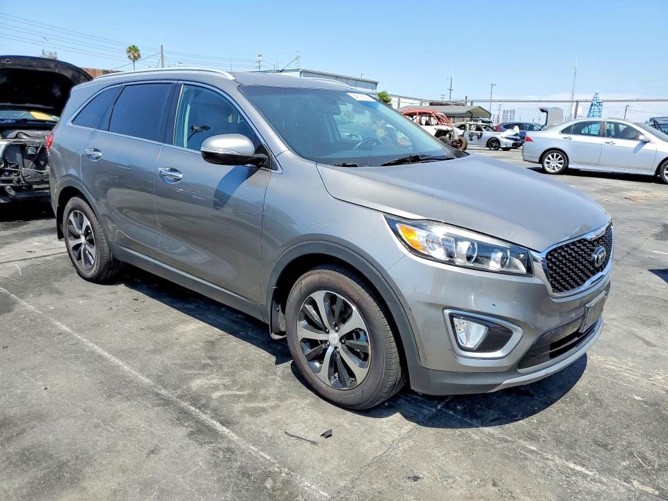 Photo 4 from auction – 2017 KIA SORENTO with VIN 5XYPH4A51HG224232