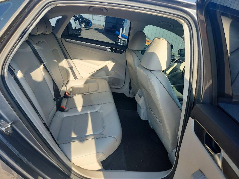 Photo 10 from auction – 2018 VOLKSWAGEN PASSAT with VIN 1VWAA7A39JC028458