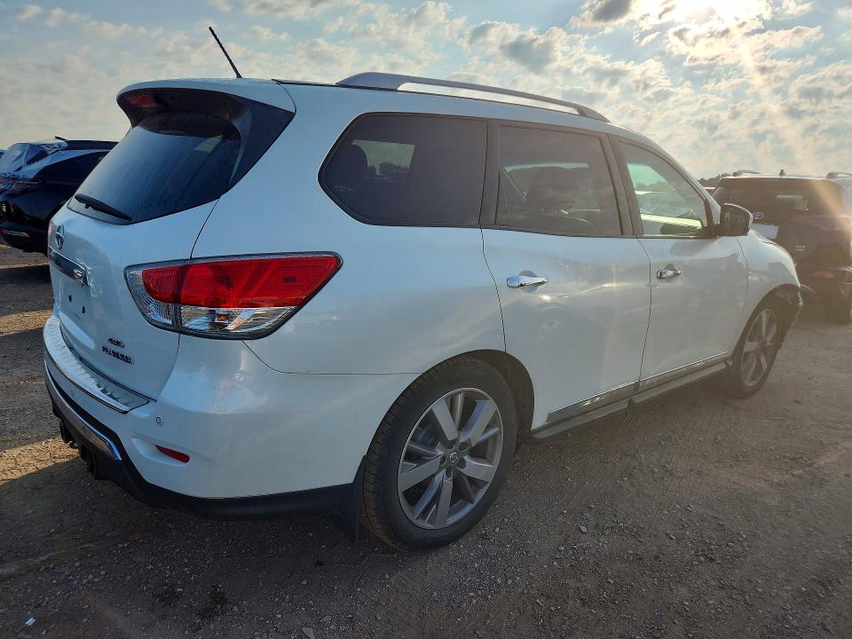 Photo 3 from auction – 2015 NISSAN PATHFINDER with VIN 5N1AR2MM1FC643673