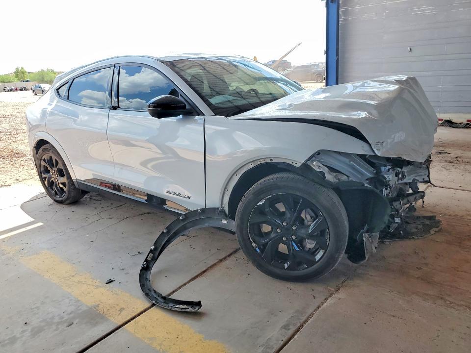 Photo 4 from auction – 2022 FORD MUSTANG MACH-E with VIN 3FMTK3R77NMA25907
