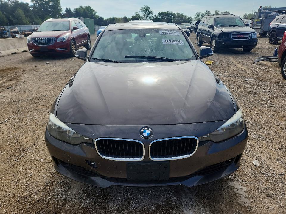 Photo 5 from auction – 2013 BMW 328 with VIN WBA3A5C51DF356195