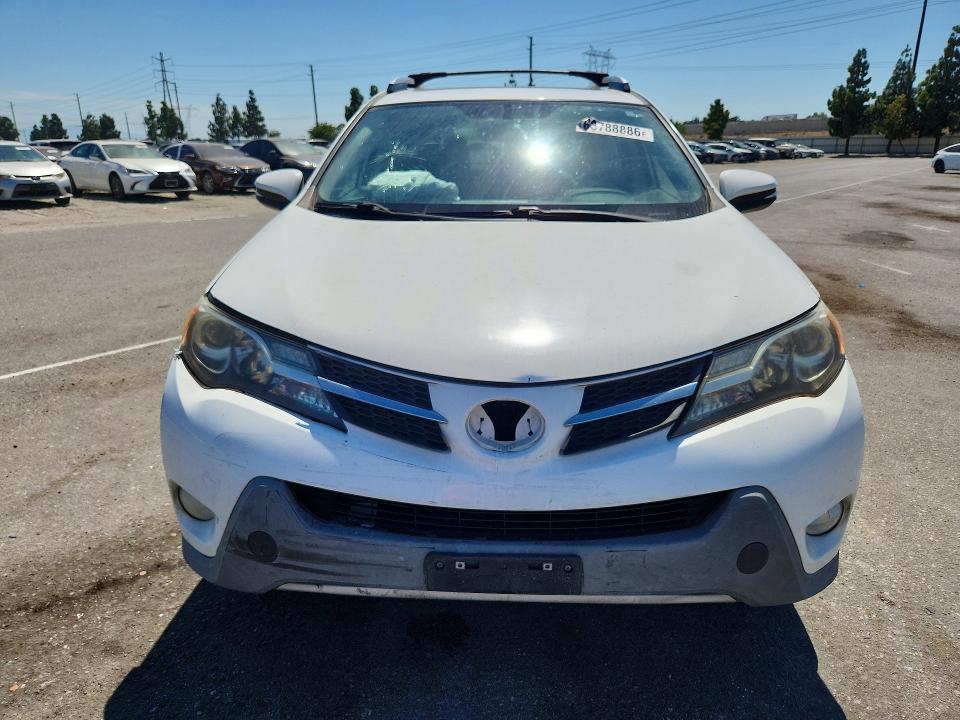 Photo 5 from auction – 2015 TOYOTA RAV4 with VIN JTMWFREV9FJ044888