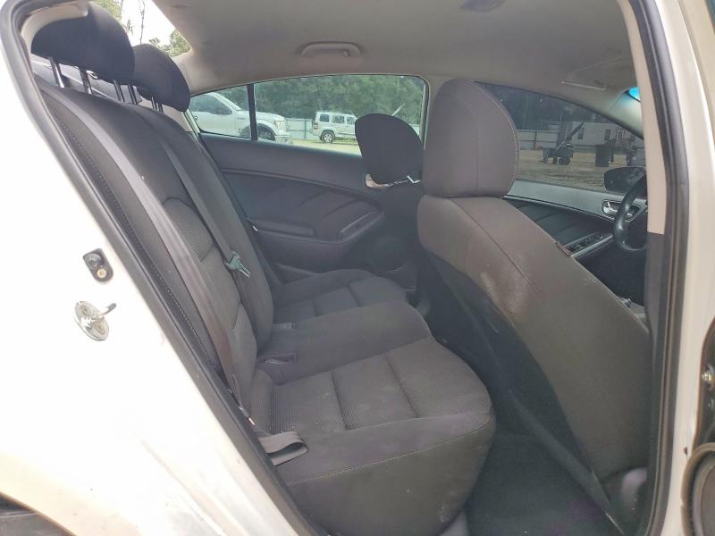 Photo 10 from auction – 2017 KIA FORTE with VIN 3KPFK4A72HE070657