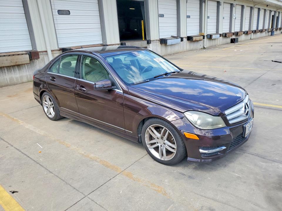 Photo 4 from auction – 2012 MERCEDES-BENZ C with VIN WDDGF8BB4CA618100