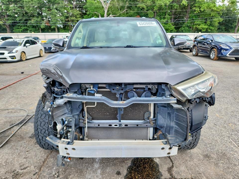 Photo 5 from auction – 2016 TOYOTA 4RUNNER with VIN JTEZU5JR1G5131419