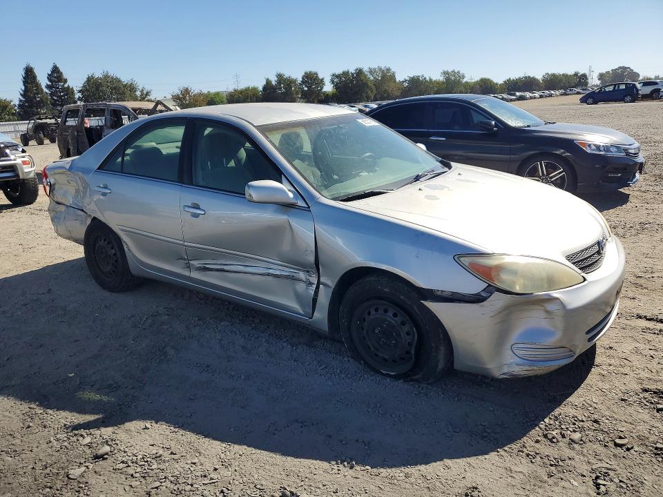 Photo 4 from auction – 2004 TOYOTA CAMRY with VIN 4T1BE32K54U814939