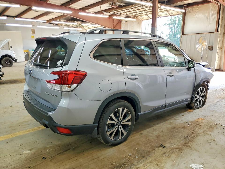 Photo 3 from auction – 2022 SUBARU FORESTER with VIN JF2SKAPC7NH432295