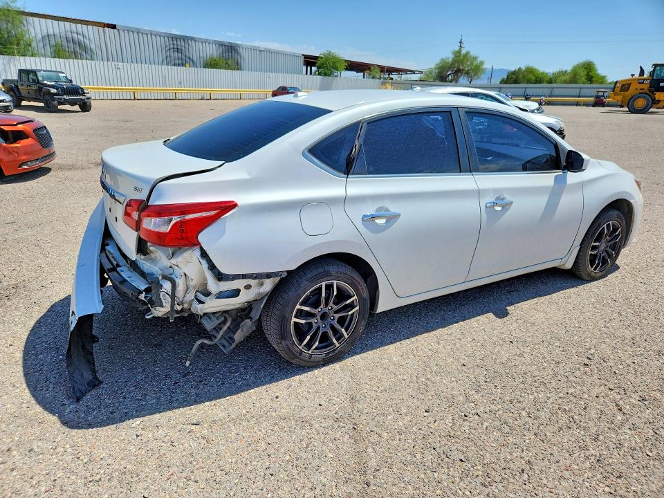Photo 3 from auction – 2016 NISSAN SENTRA with VIN 3N1AB7APXGY263053