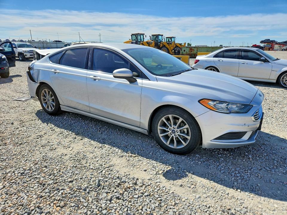 Photo 4 from auction – 2017 FORD FUSION with VIN 3FA6P0H71HR179562