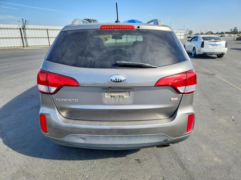 Photo 6 from auction – 2014 KIA SORENTO with VIN 5XYKT3A65EG436560