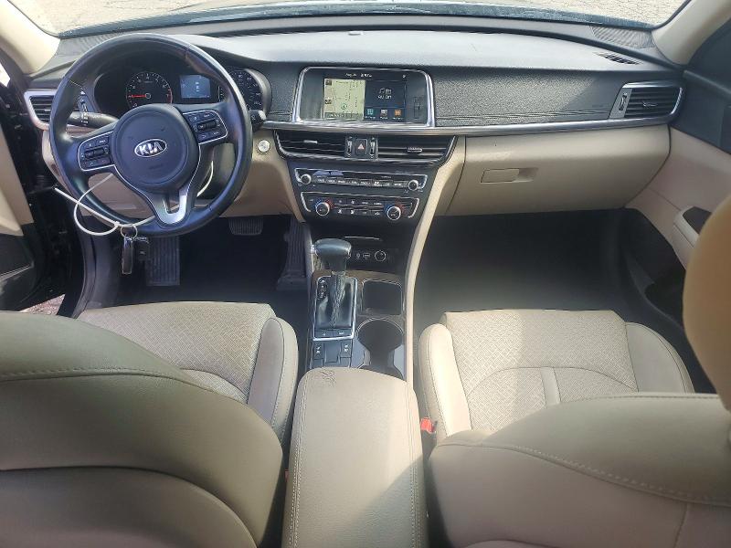 Photo 8 from auction – 2017 KIA OPTIMA with VIN 5XXGU4L32HG142957
