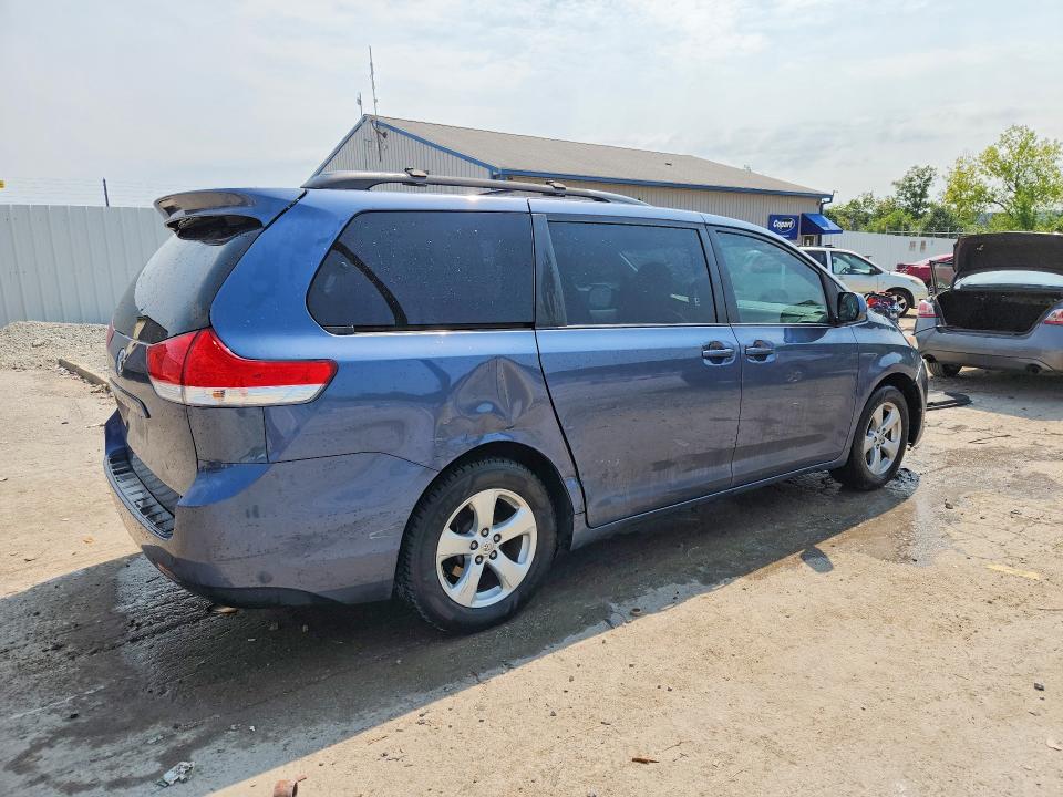 Photo 3 from auction – 2014 TOYOTA SIENNA with VIN 5TDKK3DC6ES503965