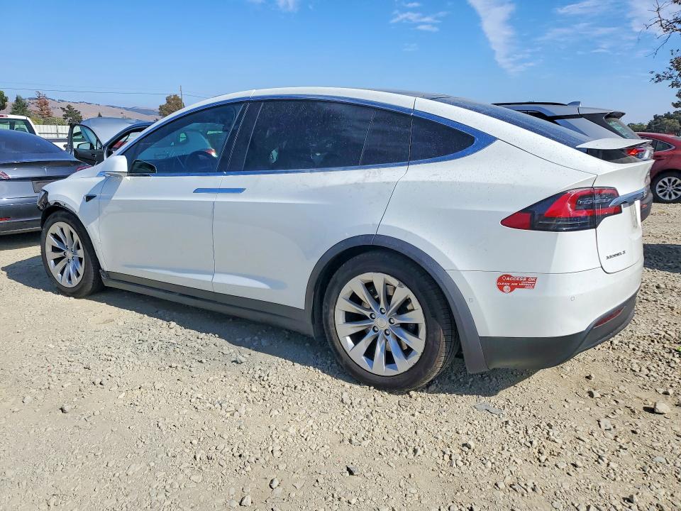 Photo 2 from auction – 2016 TESLA MODEL X with VIN 5YJXCBE21GF033662