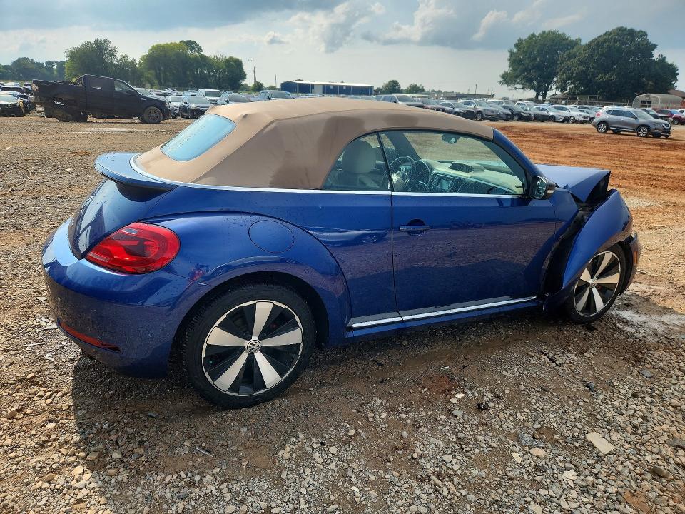 Photo 3 from auction – 2013 VOLKSWAGEN BEETLE with VIN 3VW7T7AT4DM828527
