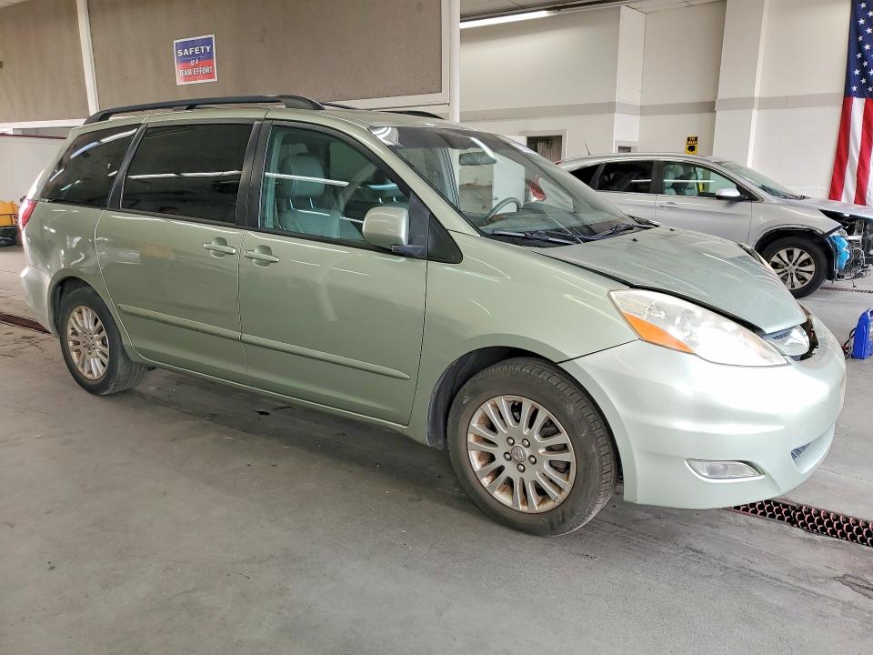 Photo 4 from auction – 2010 TOYOTA SIENNA with VIN 5TDYK4CCXAS313212