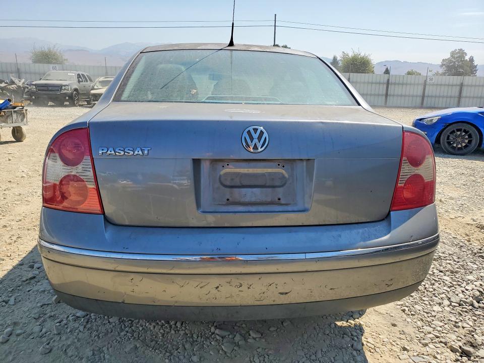 Photo 6 from auction – 2002 VOLKSWAGEN PASSAT with VIN WVWPD63B52P350995