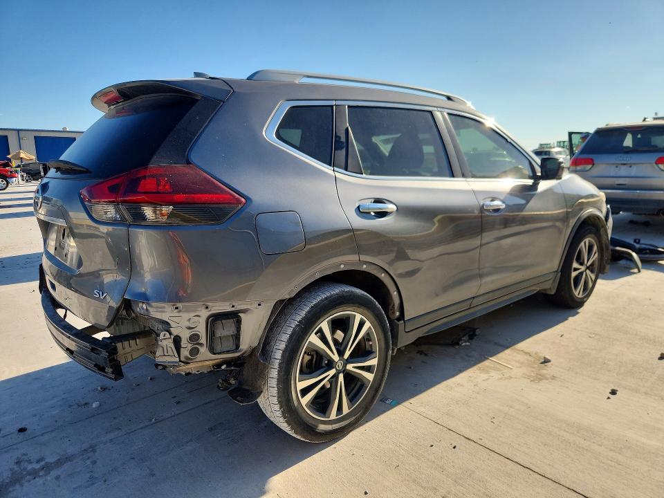 Photo 3 from auction – 2019 NISSAN ROGUE with VIN 5N1AT2MT0KC764441