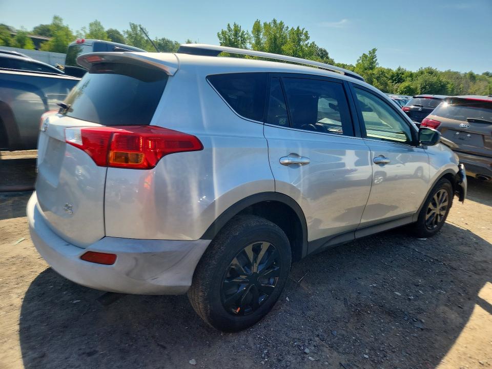 Фото 3 с аукциона – 2015 TOYOTA RAV4 с VIN JTMBFREV2FJ050238
