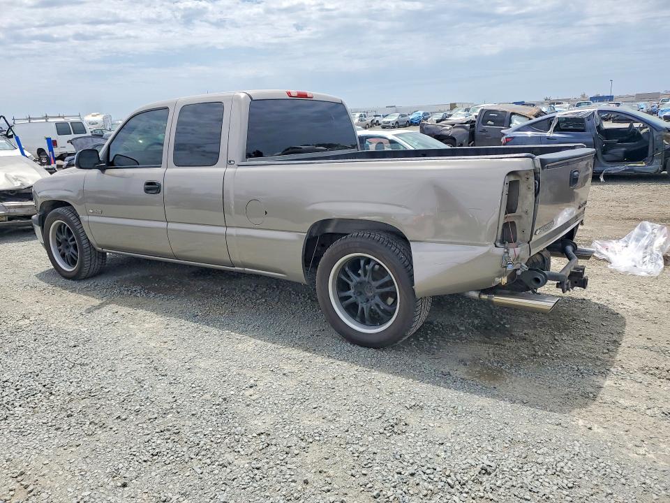 Photo 2 from auction – 2001 CHEVROLET SILVERADO with VIN 2GCEC19V611154011